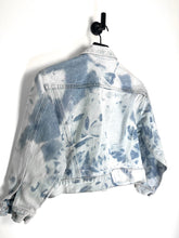 Load image into Gallery viewer, Guess Denim Jacket - XS/S
