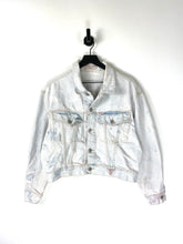 Load image into Gallery viewer, 90s Guess Denim Jacket - L (Cropped)
